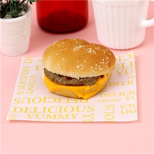 [1001123] กระดาษรองขนม กระดาษห่ออาหาร กระดาษรองของทอด กระดาษรองอาหาร 6x6 นิ้ว ลาย Yummy สีเหลือง (ไม่เคลือบ)