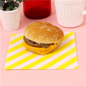 [1001128] กระดาษรองขนม กระดาษห่ออาหาร กระดาษรองของทอด กระดาษรองอาหาร 6x6 นิ้ว ลายทางสีเหลือง (ไม่เคลือบ)