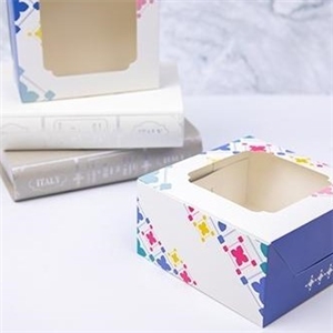 [0403050] กล่องใส่ขนม กล่องใส่เบเกอรี่ บรรจุภัณฑ์ กล่องสแน็คหน้าต่าง ลายไทยโมเดิร์น 1 (กล่องเค้กครึ่งปอนด์)