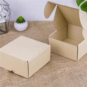 [2401026] กล่องใส่ของขวัญ กล่องใส่สินค้า บรรจุภัณฑ์ กล่องลูกฟูกพรีเมี่ยม 14x14x7 ซม.