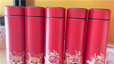 กระติกน้ำร้อนสีแดงสไตล์จีน ของรับไหว้ที่สมบูรณ์แบบ