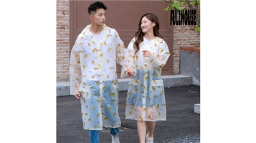 เสื้อกันฝนพิมพ์ลาย สไตล์และการใช้งานที่ลงตัว